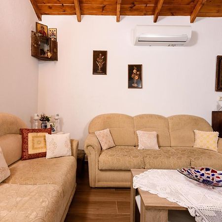 Villa Suzana Mikrós Prínos Exterior foto